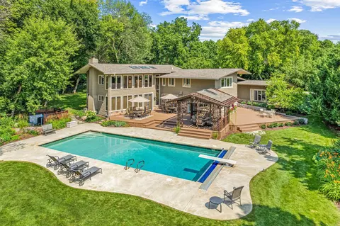 2150 Crestview Dr, Excelsior, MN 55331