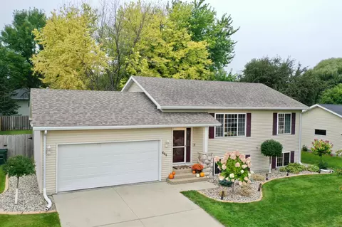 606 25th St SE, Willmar, MN 56201