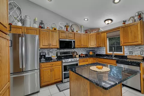 Kitchen - 606 25th St SE, Willmar, MN 56201 photo 2 of 3