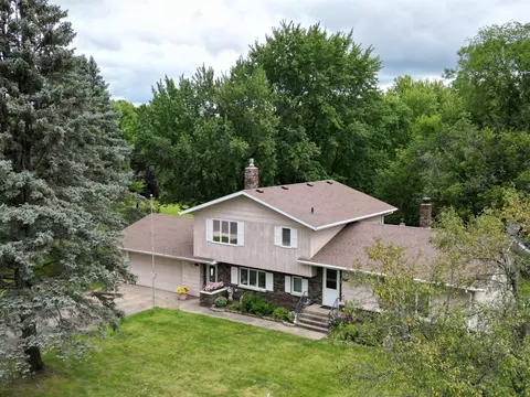 424 S Driftwood St, Royalton, MN 56373