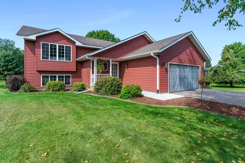 810 Southview Ave, Braham, MN 55006