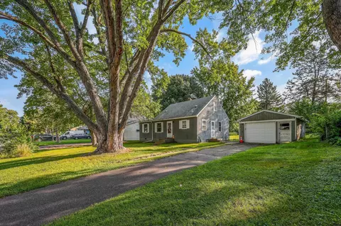 1704 Gurney St N, Maplewood, MN 55117