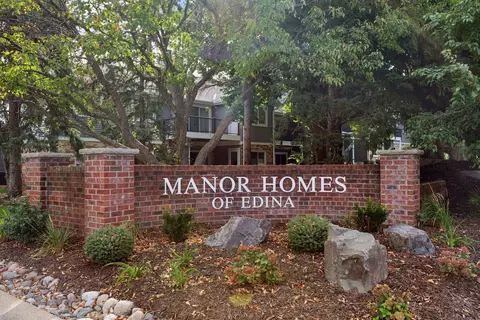 6801 Langford Dr, Edina, MN 55436