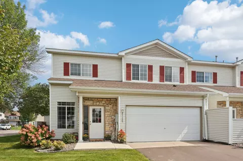 21159 Bridle Pass Dr, Forest Lake, MN 55025