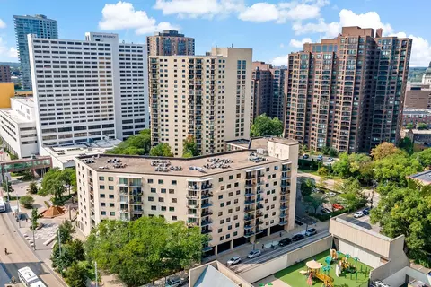 1225 Lasalle Ave #2207, Minneapolis, MN 55403