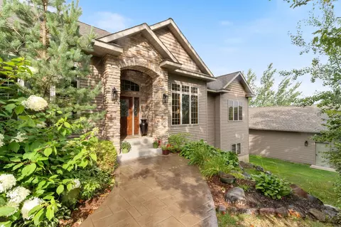 1950 Middle Ln, Duluth, MN 55811
