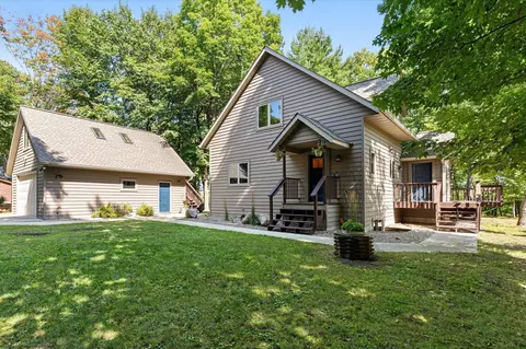 12463 White Island Dr, Crosslake, MN 56442