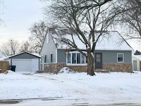 2032 Valleyhigh Dr NW, Rochester, MN 55901