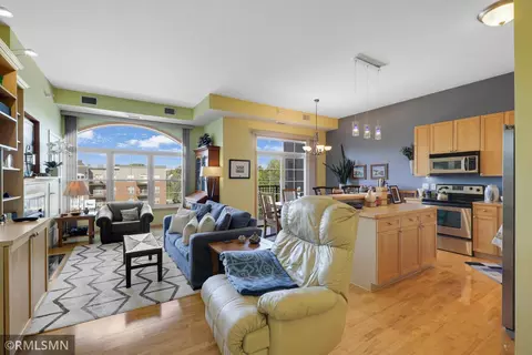 1800 Graham Ave #411, Saint Paul, MN 55116