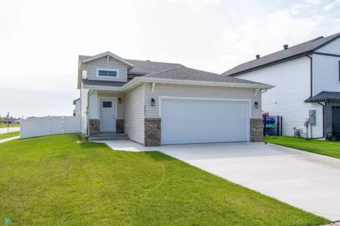1101 55th Ave W, West Fargo, ND 58078