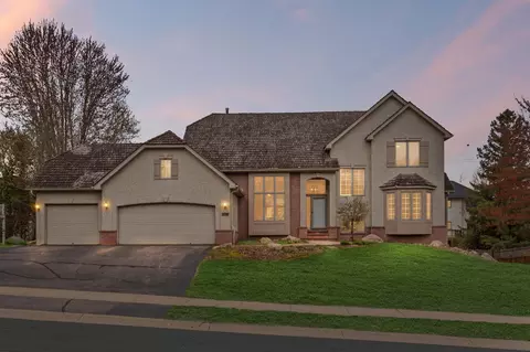 10035 Gristmill Rdg, Eden Prairie, MN 55347