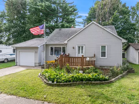 327 2nd St NW, Blooming Prairie, MN 55917