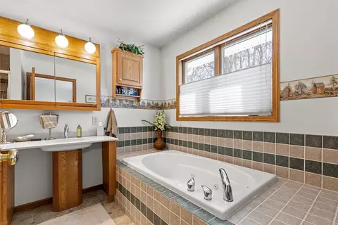 Bath - 1105 David Dr, Marshall, MN 56258 photo 1 of 13