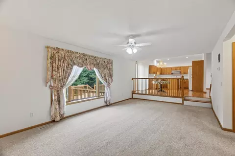 2490 Adele St, Maplewood, MN 55109 photo 19