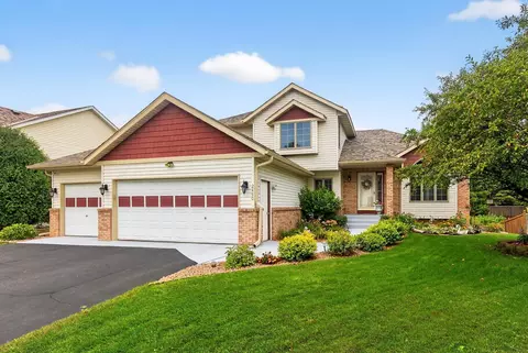 2490 Adele St, Maplewood, MN 55109 photo 2
