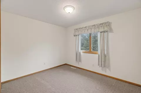 2490 Adele St, Maplewood, MN 55109 photo 31