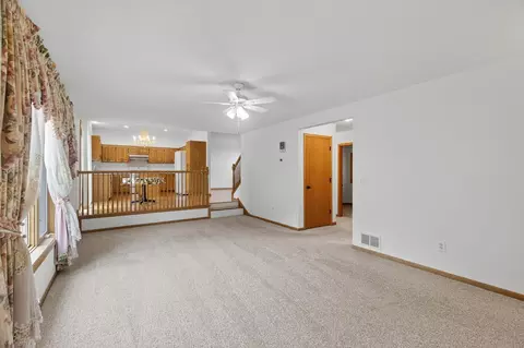 2490 Adele St, Maplewood, MN 55109 photo 18