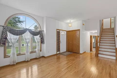2490 Adele St, Maplewood, MN 55109 photo 7