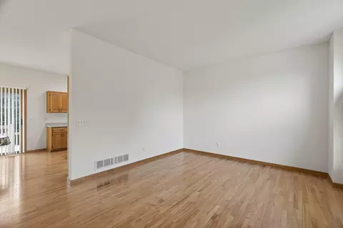 2490 Adele St, Maplewood, MN 55109 photo 9
