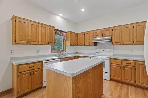 2490 Adele St, Maplewood, MN 55109 photo 14