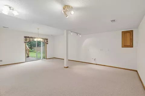 2490 Adele St, Maplewood, MN 55109 photo 35