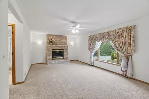 2490 Adele St, Maplewood, MN 55109 photo 17