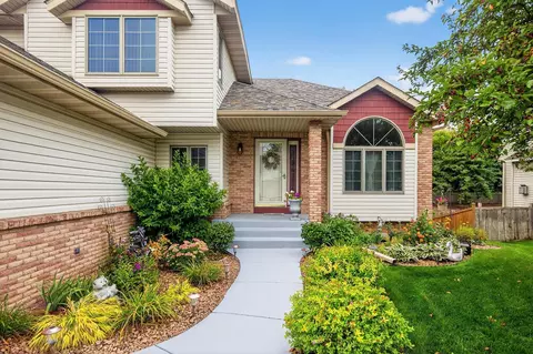 2490 Adele St, Maplewood, MN 55109 photo 5