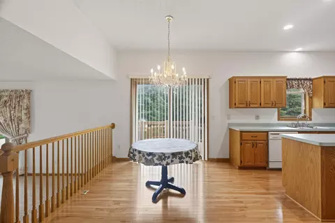 2490 Adele St, Maplewood, MN 55109 photo 10
