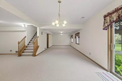 2490 Adele St, Maplewood, MN 55109 photo 37