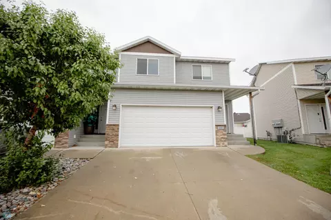 4267 51st St S, Fargo, ND 58104