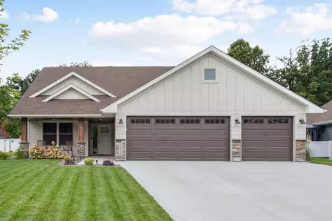 38958 Elm Ct, North Branch, MN 55056