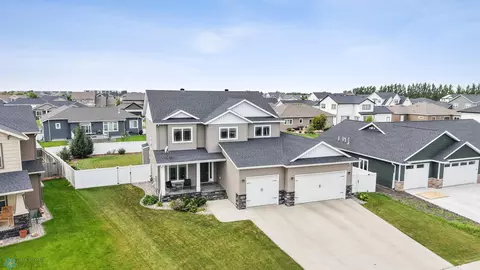 4835 39th St S, Fargo, ND 58104