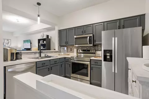 11719 Ryan Cir #1204, Burnsville, MN 55337