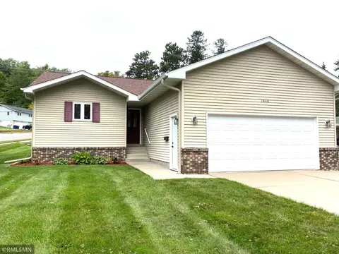 1846 Twin Bluff Rd, Red Wing, MN 55066