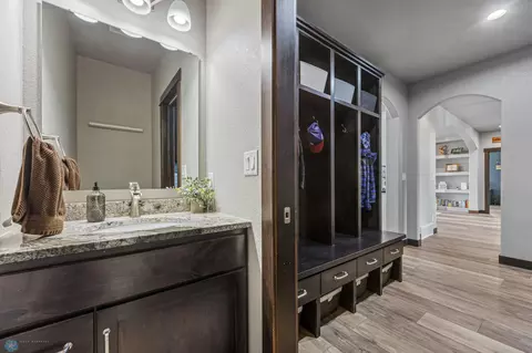 Entry Way - 120 Lindsey Ct, Mapleton, ND 58059 photo 3 of 5