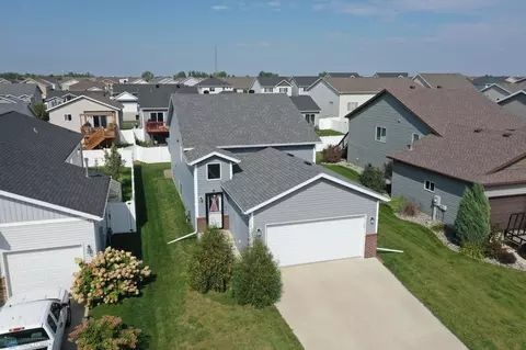 6285 58th Ave S, Fargo, ND 58104