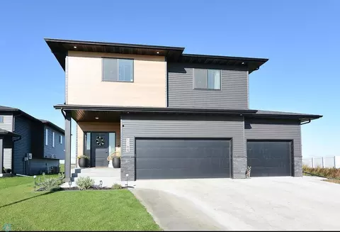 1188 Jill Dr W, West Fargo, ND 58078