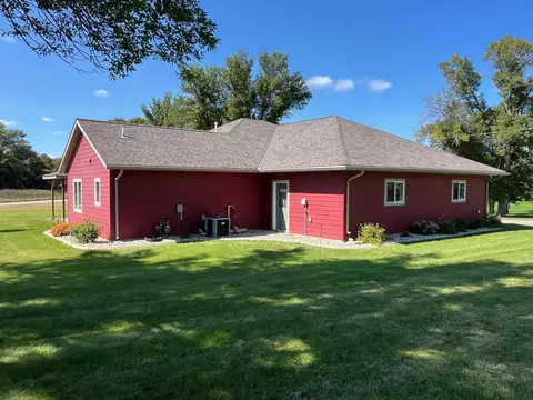 Exterior - 177 Pine St, Dawson, MN 56232 photo 3 of 3