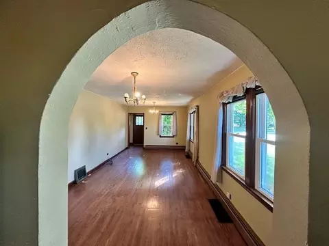 Living - 701 5th St NE, Staples, MN 56479 photo 2 of 6