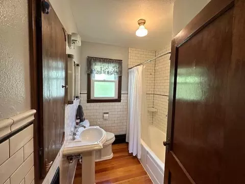 Bath - 701 5th St NE, Staples, MN 56479 photo 1 of 4