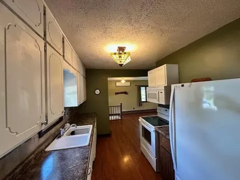 Kitchen - 701 5th St NE, Staples, MN 56479 photo 2 of 2