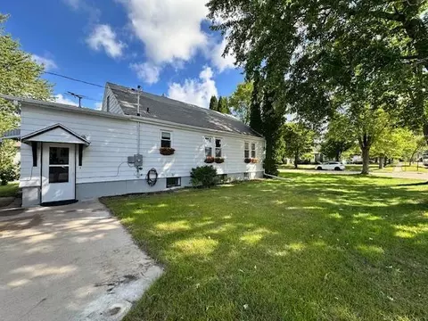 Exterior - 701 5th St NE, Staples, MN 56479 photo 3 of 3