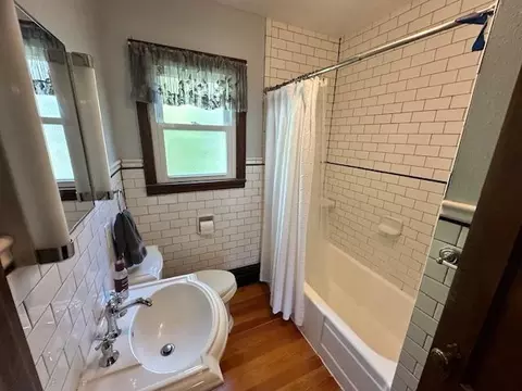 Bath - 701 5th St NE, Staples, MN 56479 photo 2 of 4
