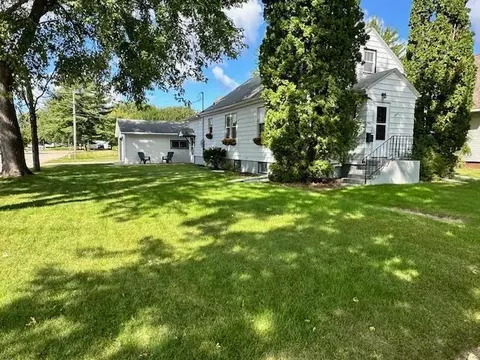 701 5th St NE, Staples, MN 56479