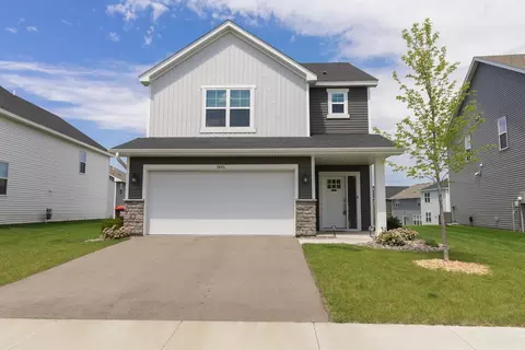7486 Upper 38th St N, Oakdale, MN 55128