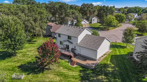 1613 Cedar Knoll Pl, Saint Cloud, MN 56301 photo 2