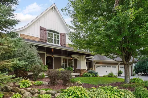 10005 Trails End Rd, Chanhassen, MN 55317