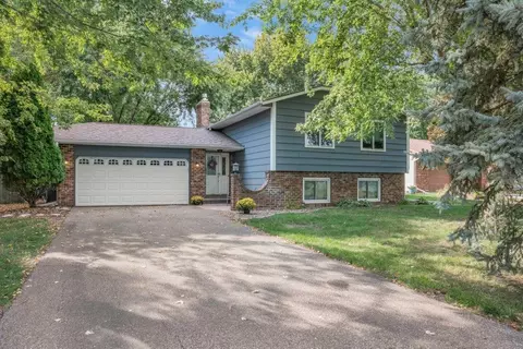 9753 Hemlock Ln N, Maple Grove, MN 55369