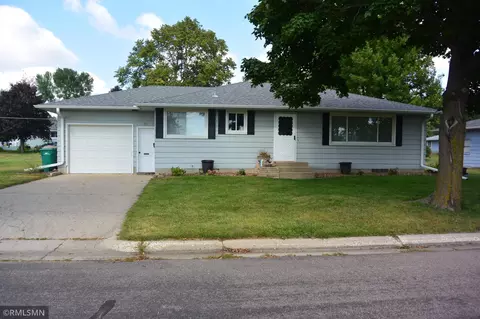 201 13th St W, Glencoe, MN 55336