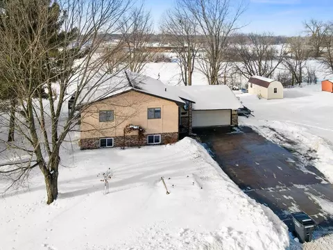 655 11th St SW, Pine City, MN 55063